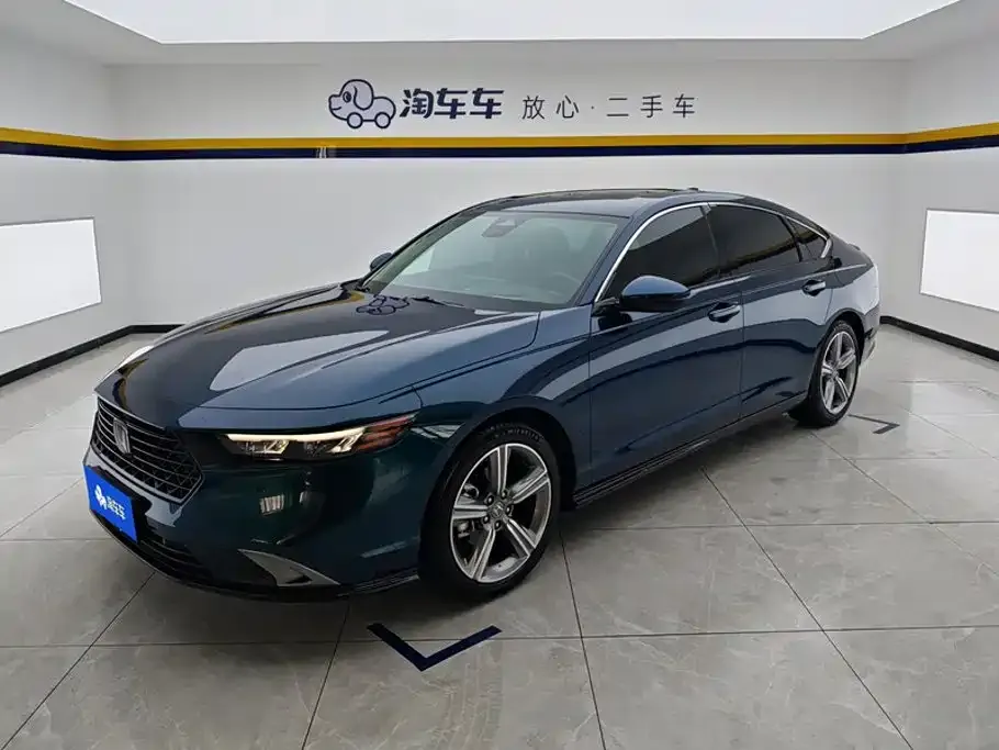 Honda Accord — фото 1