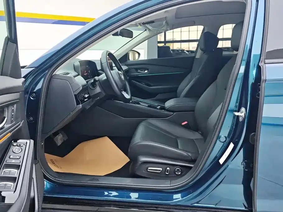 Honda Accord — фото 10