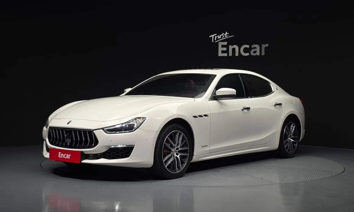 Maserati Ghibli — фото 1