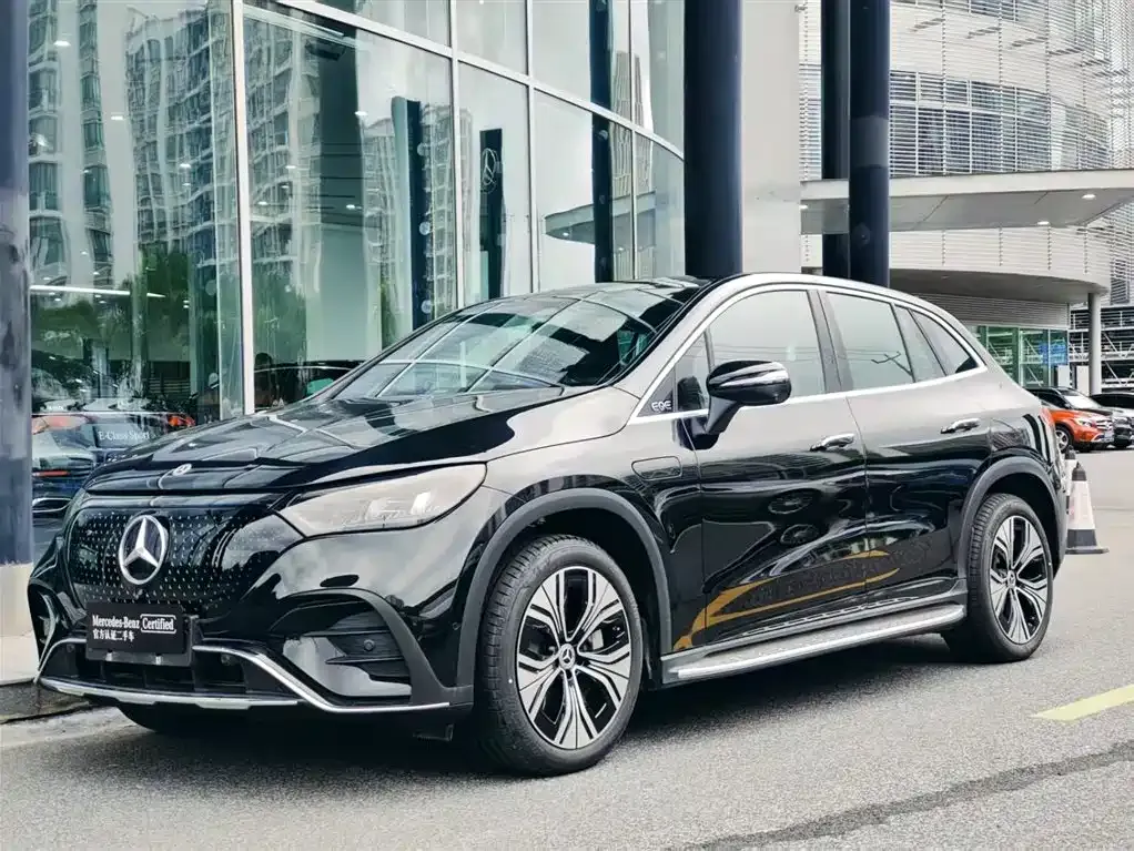 Mercedes-Benz EQE SUV — фото 1