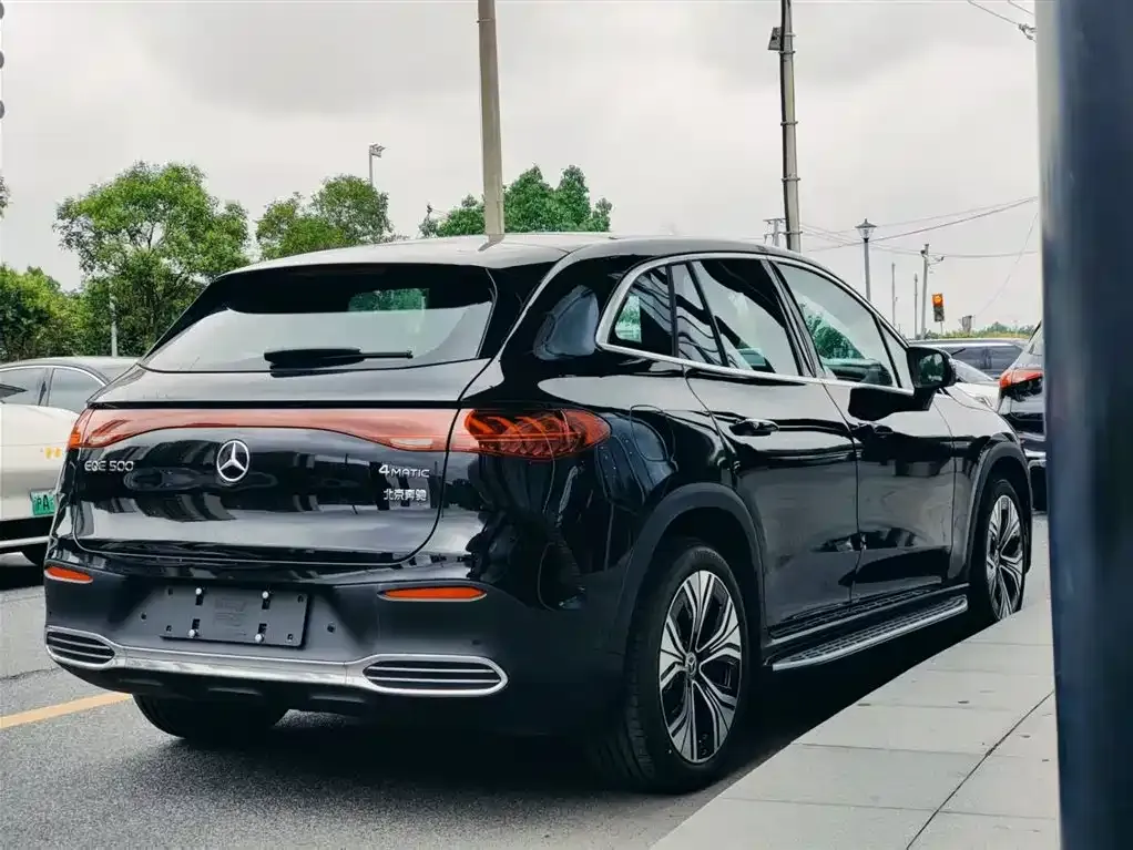 Mercedes-Benz EQE SUV — фото 4