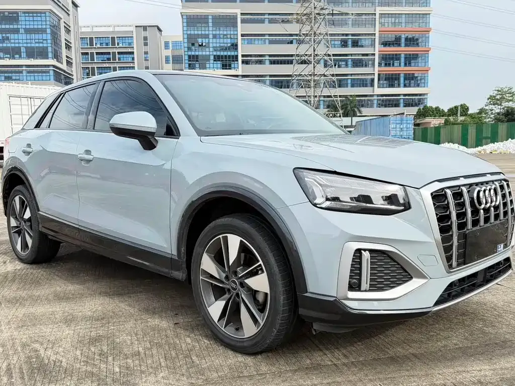 Audi Q2L — фото 7
