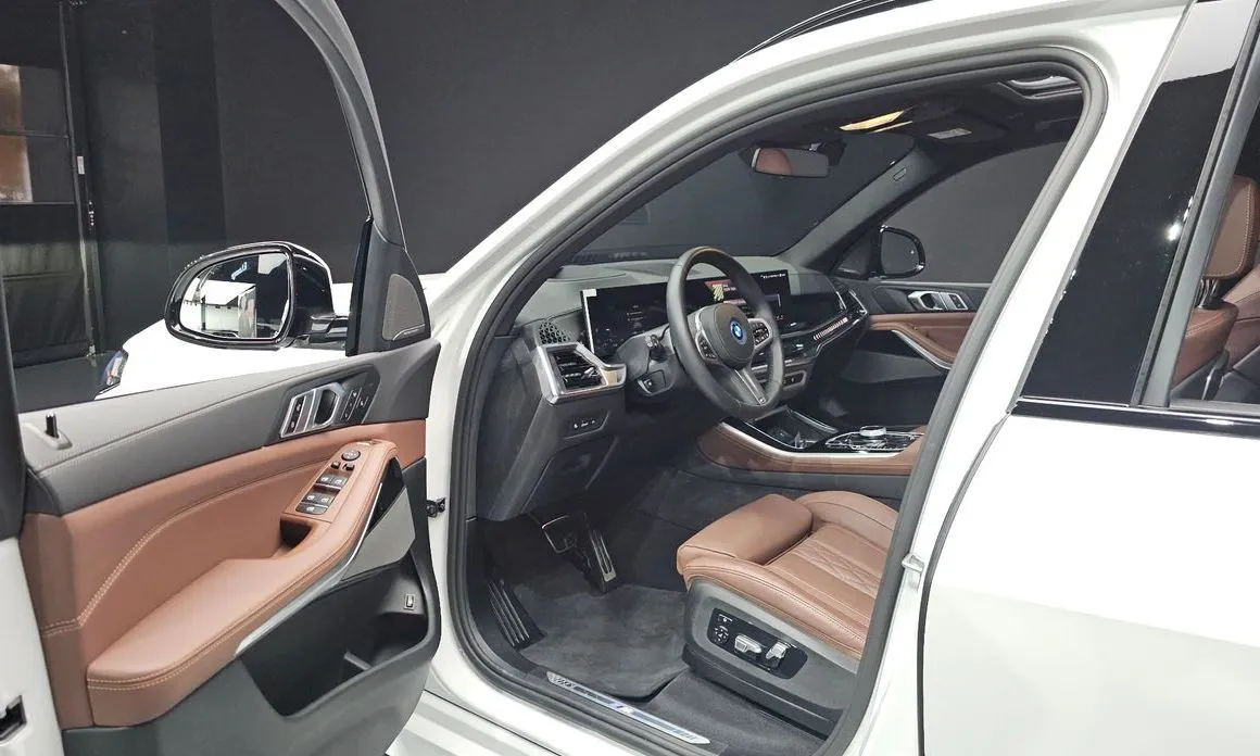 BMW X5 2025 из KR, фото 2