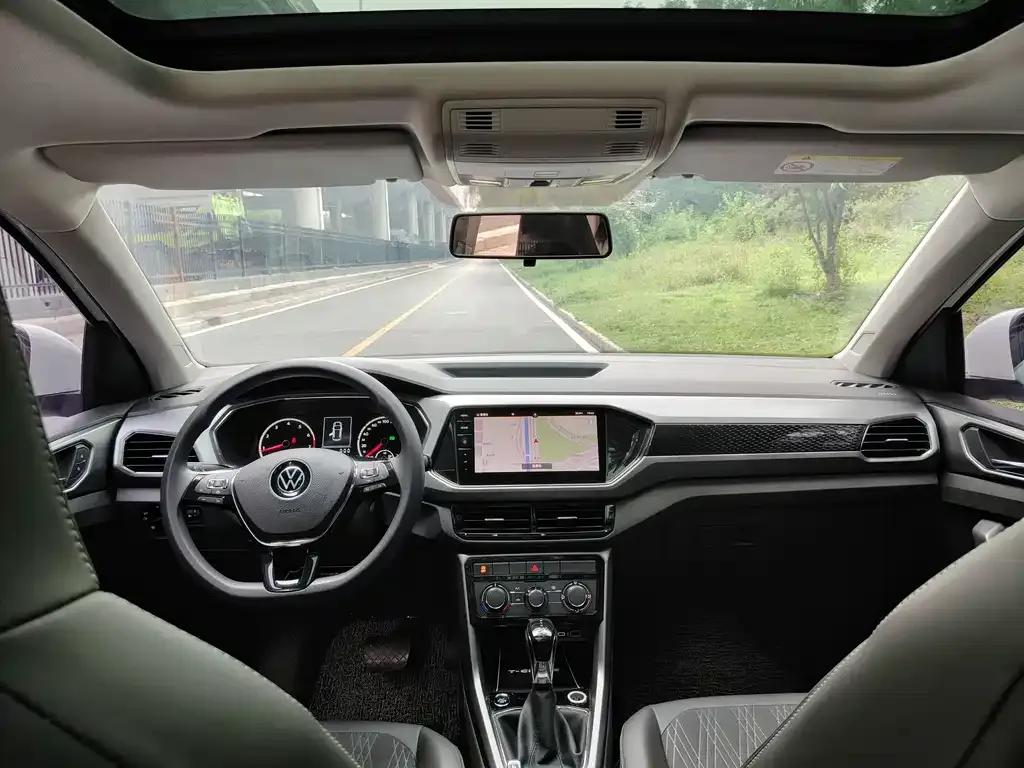 Volkswagen T-Cross — фото 10