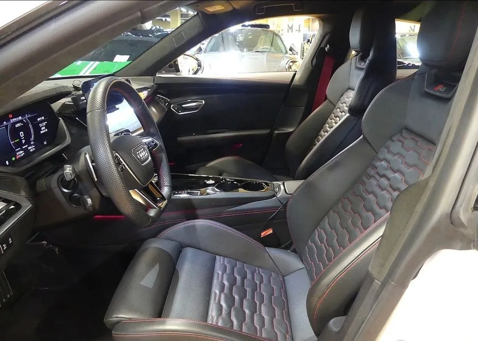Audi RS e-tron GT 2022 из KR, фото 4