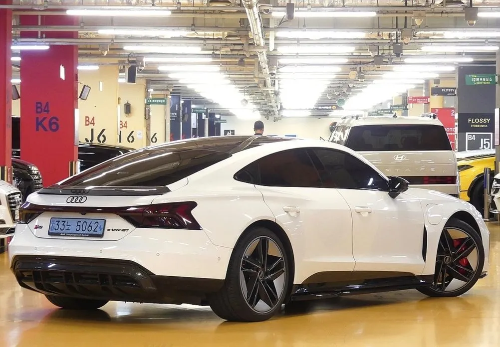 Audi RS e-tron GT 2022 из KR, фото 10