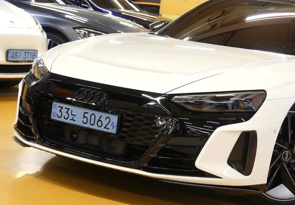 Audi RS e-tron GT 2022 из KR, фото 2