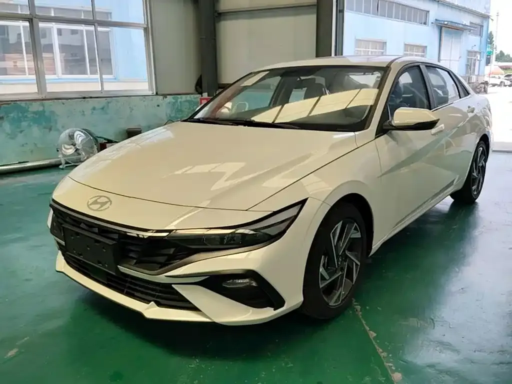 Hyundai Elantra — фото 2