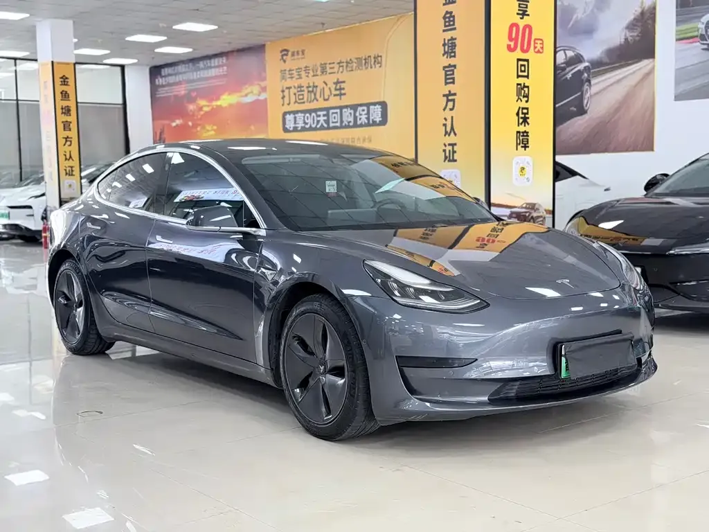 Tesla Model 3 — фото 10