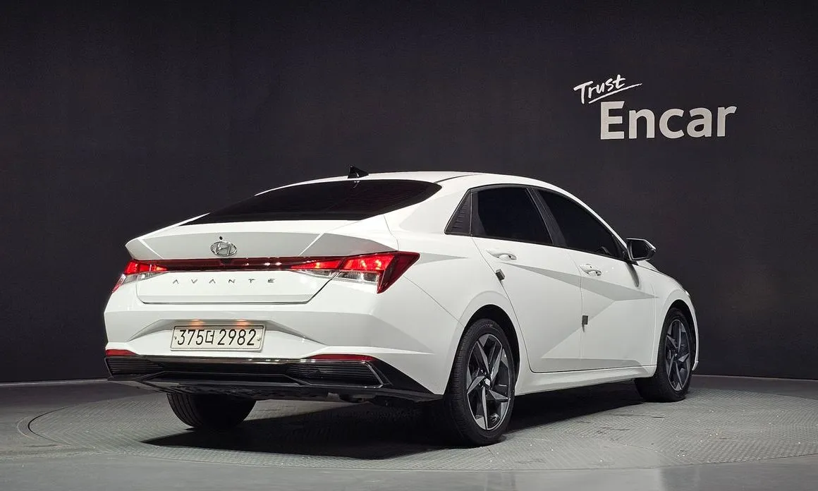 Hyundai AVANTE — фото 3