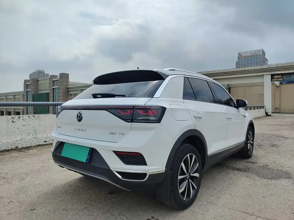 Volkswagen T-Roc — фото 2