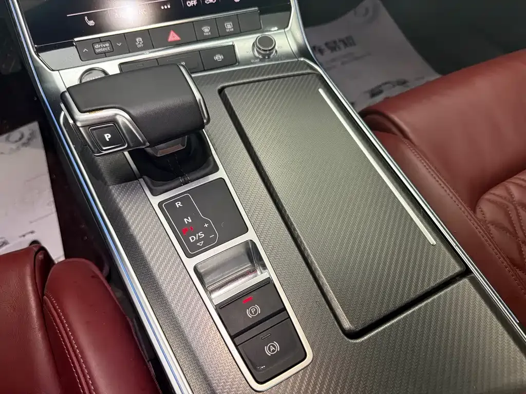 Audi A7L — фото 7