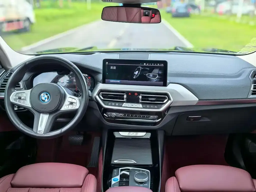 BMW iX3 — фото 2