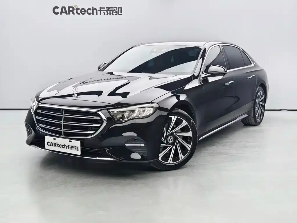 Mercedes-Benz E-Class — фото 1