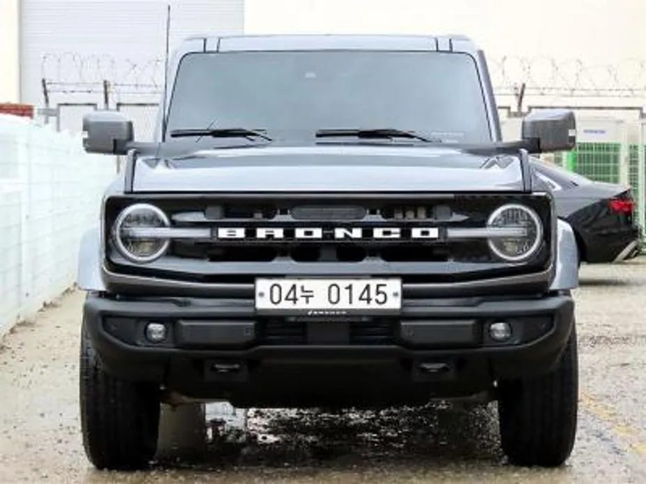 Ford Bronco — фото 1