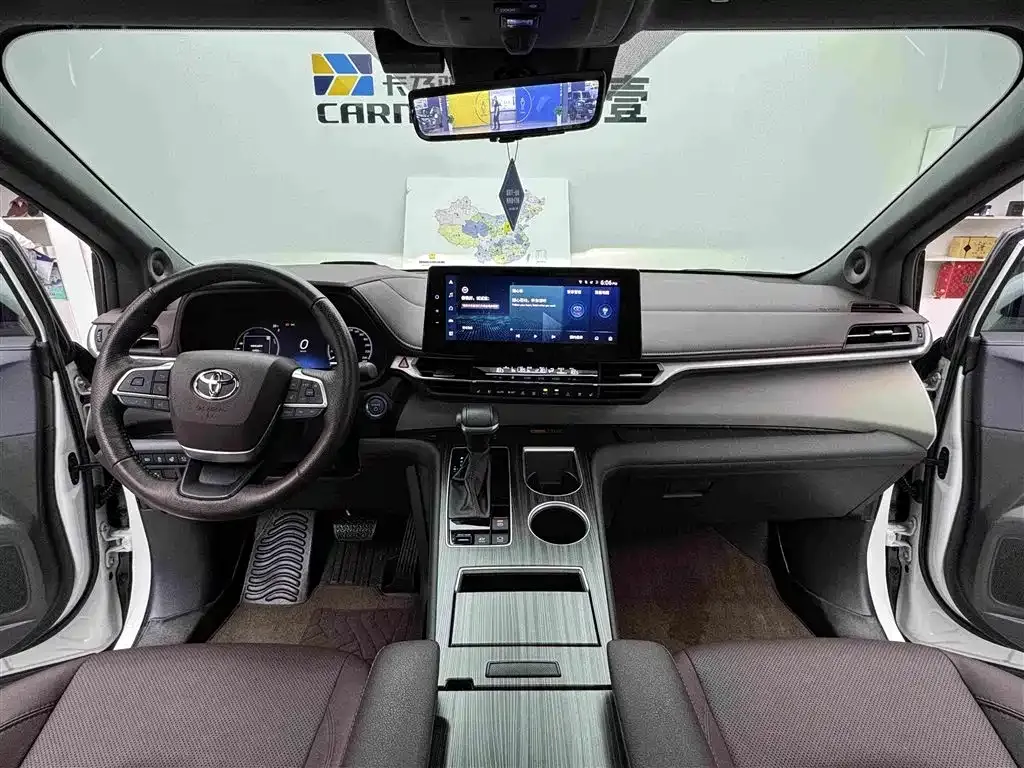 Toyota Granvia — фото 9