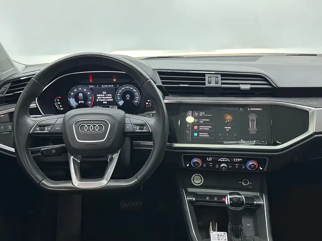 Audi Q3 — фото 10
