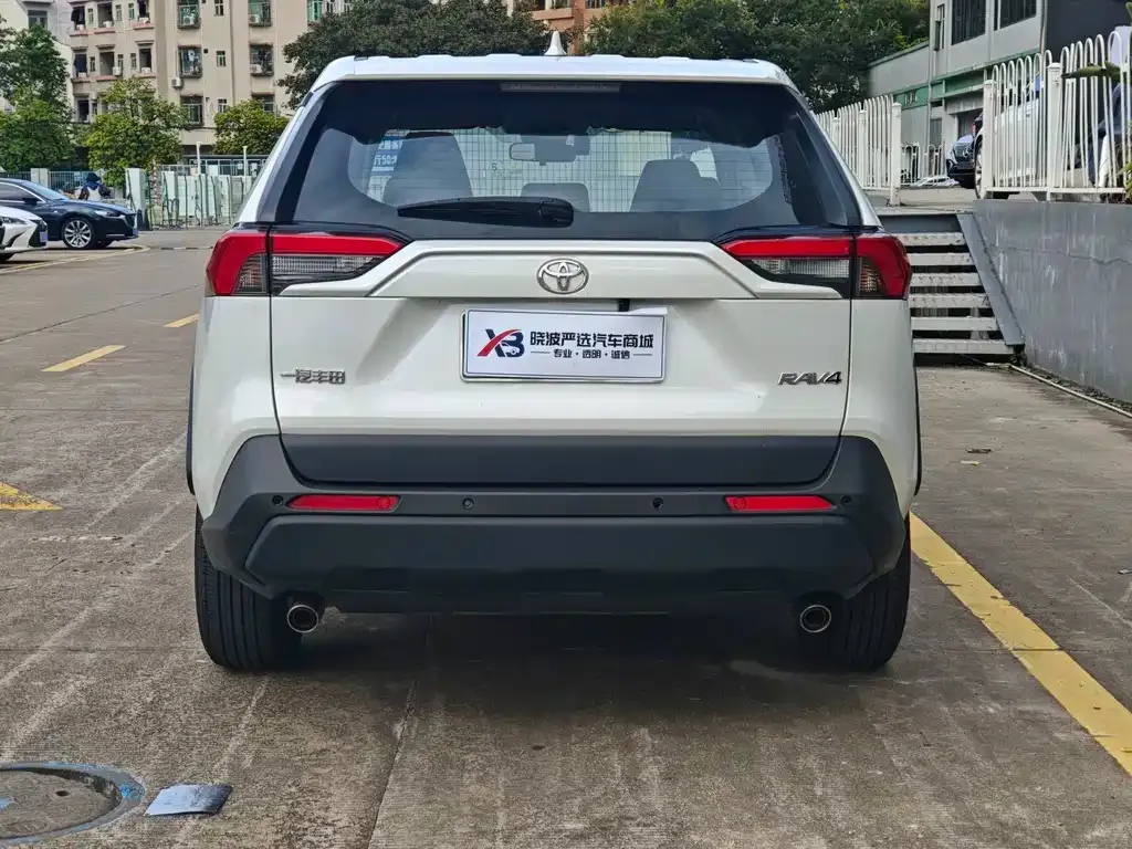 Toyota RAV4 2024 из CN, фото 4