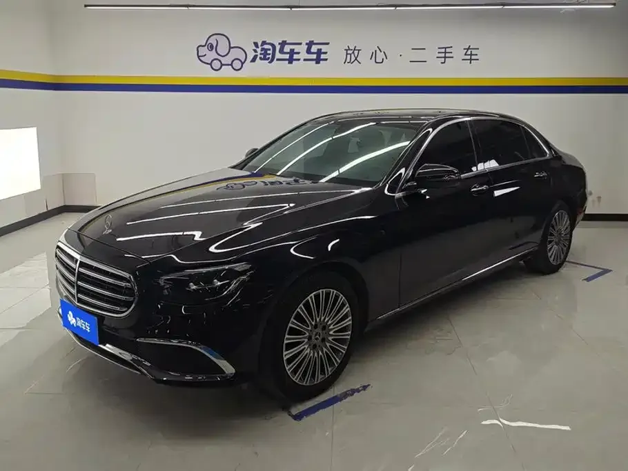 Mercedes-Benz E-Class — фото 1