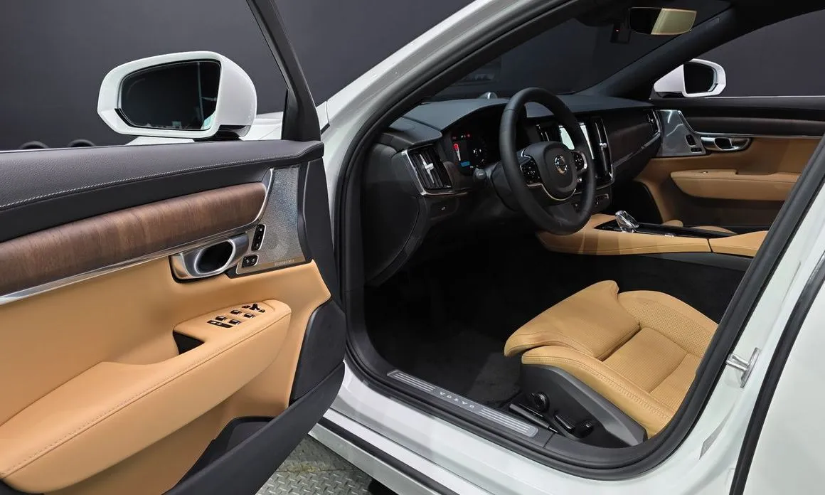 Volvo S90 2023 из KR, фото 5