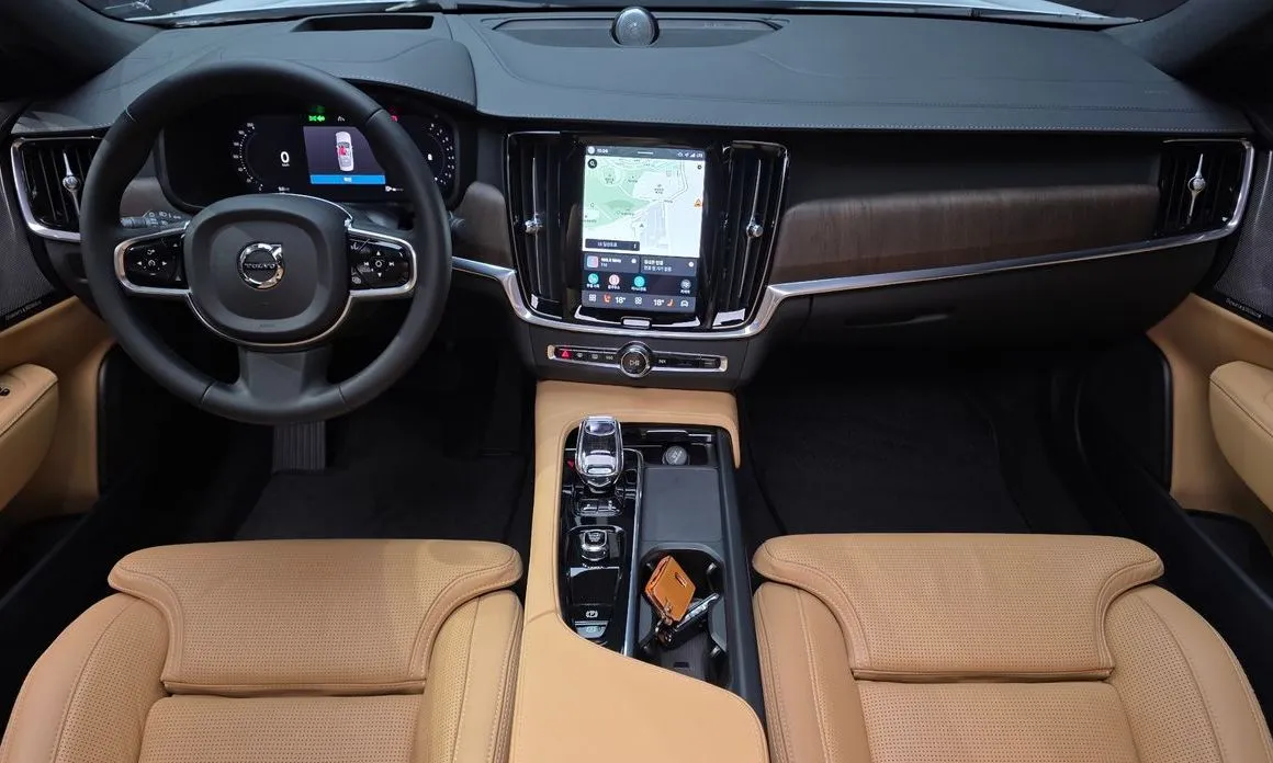 Volvo S90 2023 из KR, фото 4