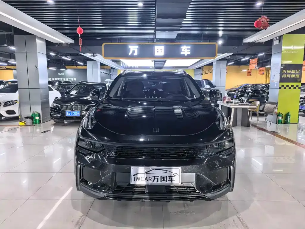 Lynk & Co 01