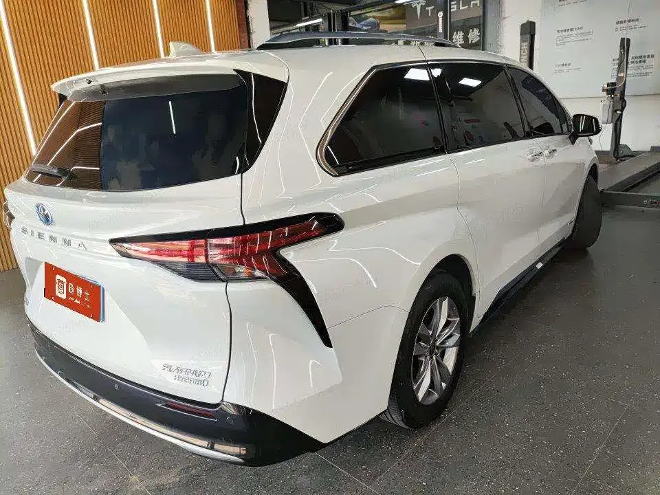 Toyota Sienna — фото 5