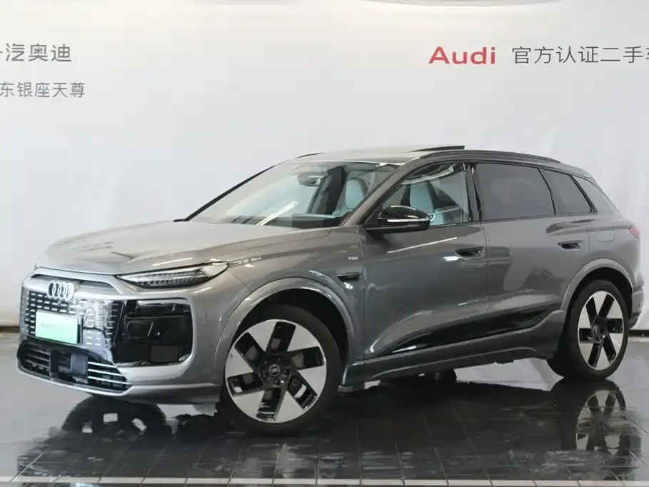Audi Q6L e-tron — фото 1