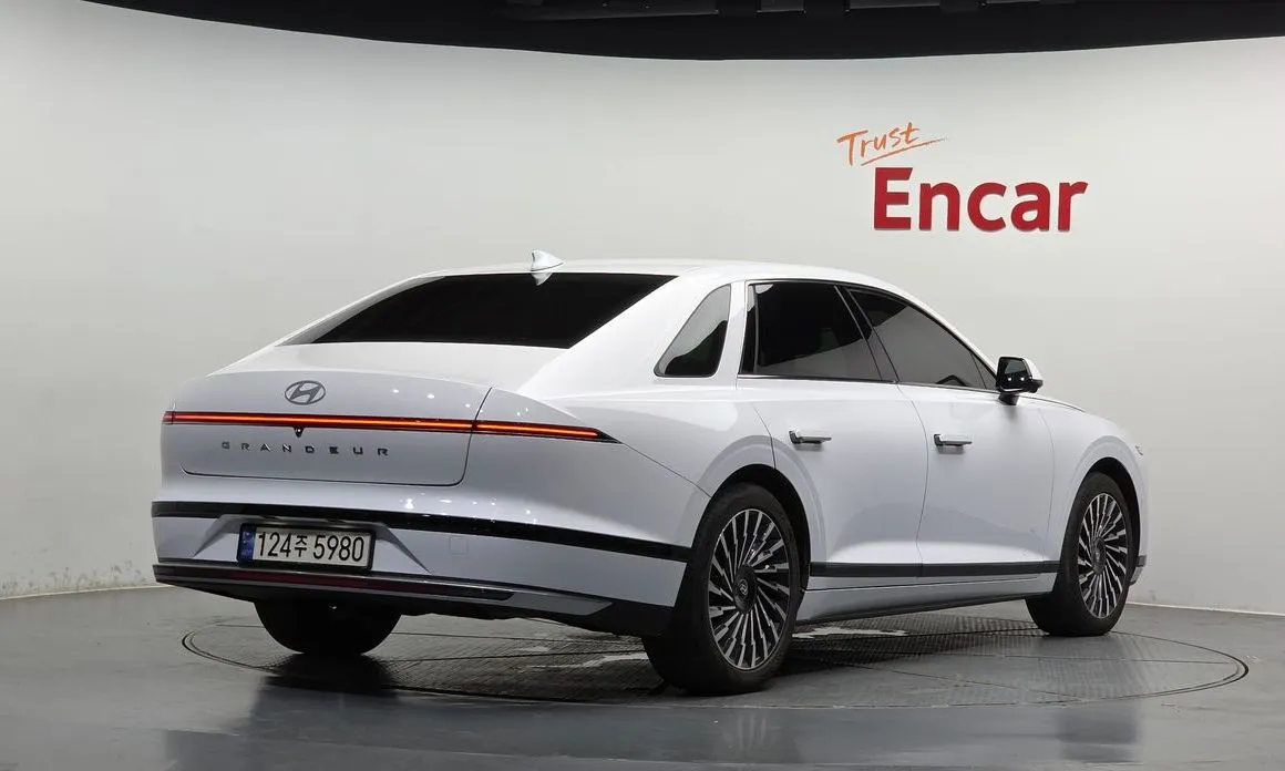 Hyundai Grandeur 2023 из KR, фото 7