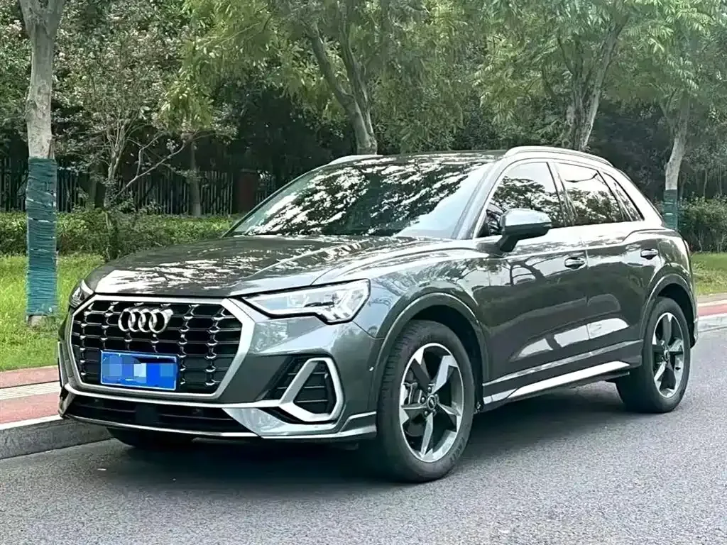 Audi Q3 — фото 1