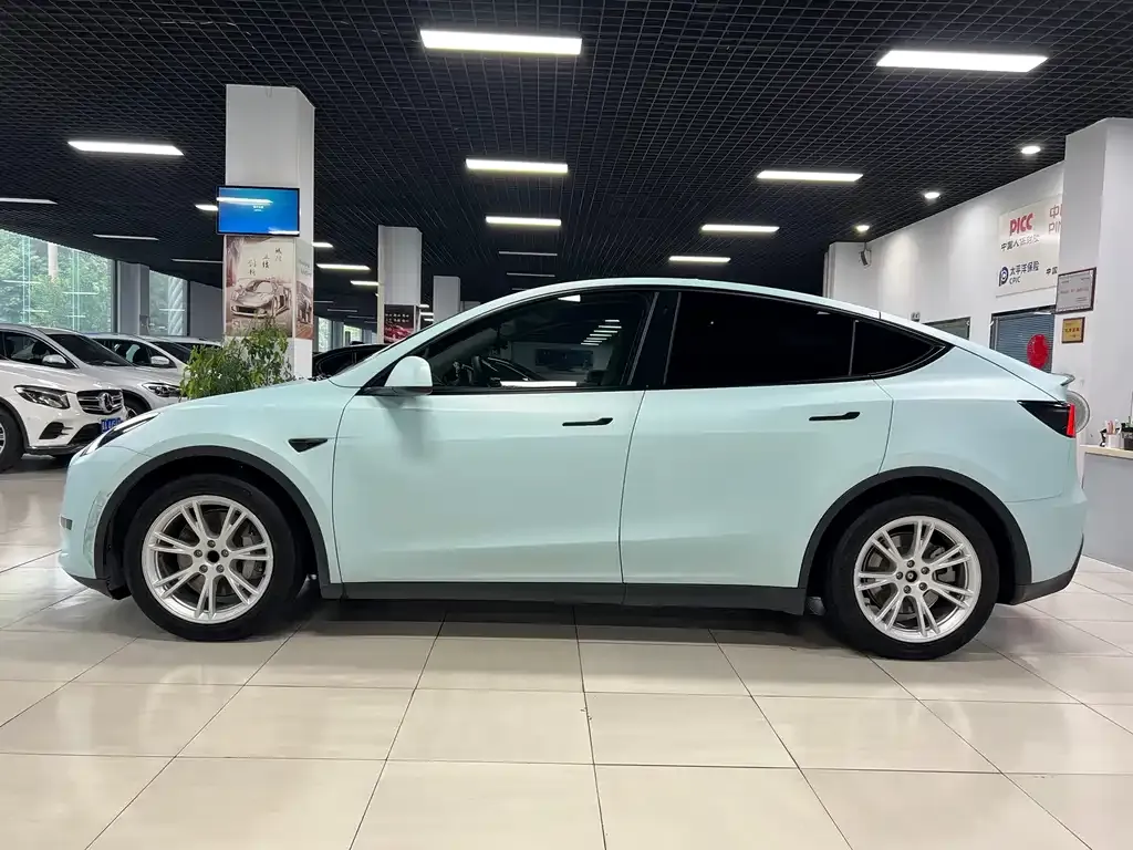 Tesla Model Y — фото 4