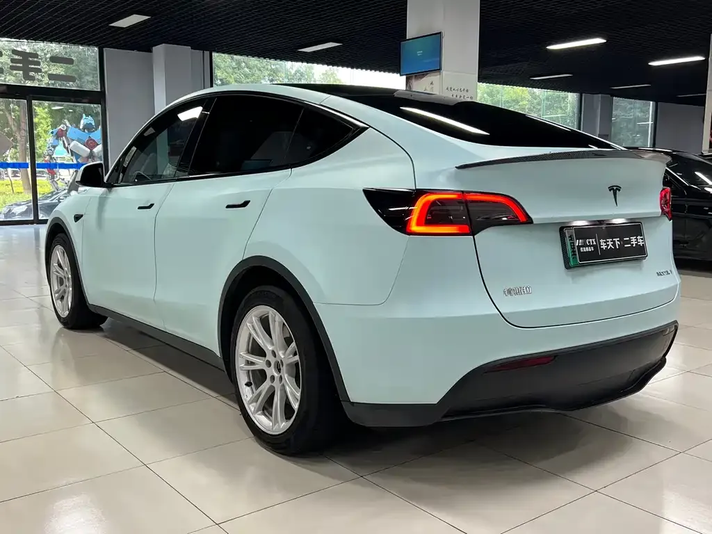 Tesla Model Y — фото 3