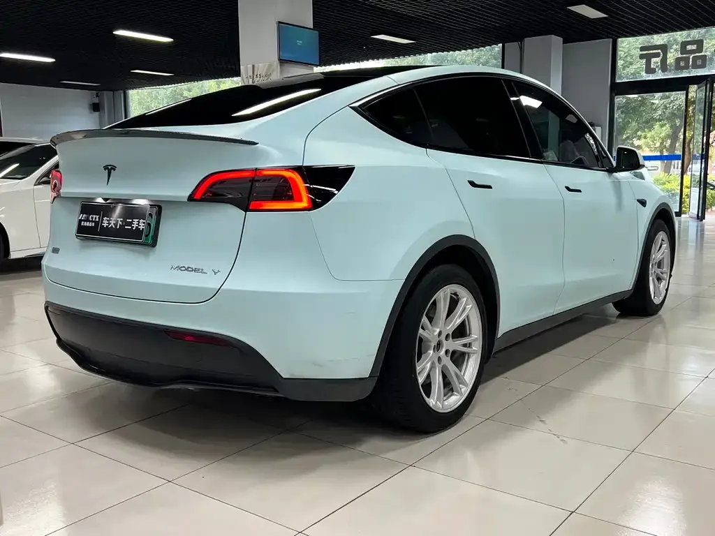 Tesla Model Y — фото 6