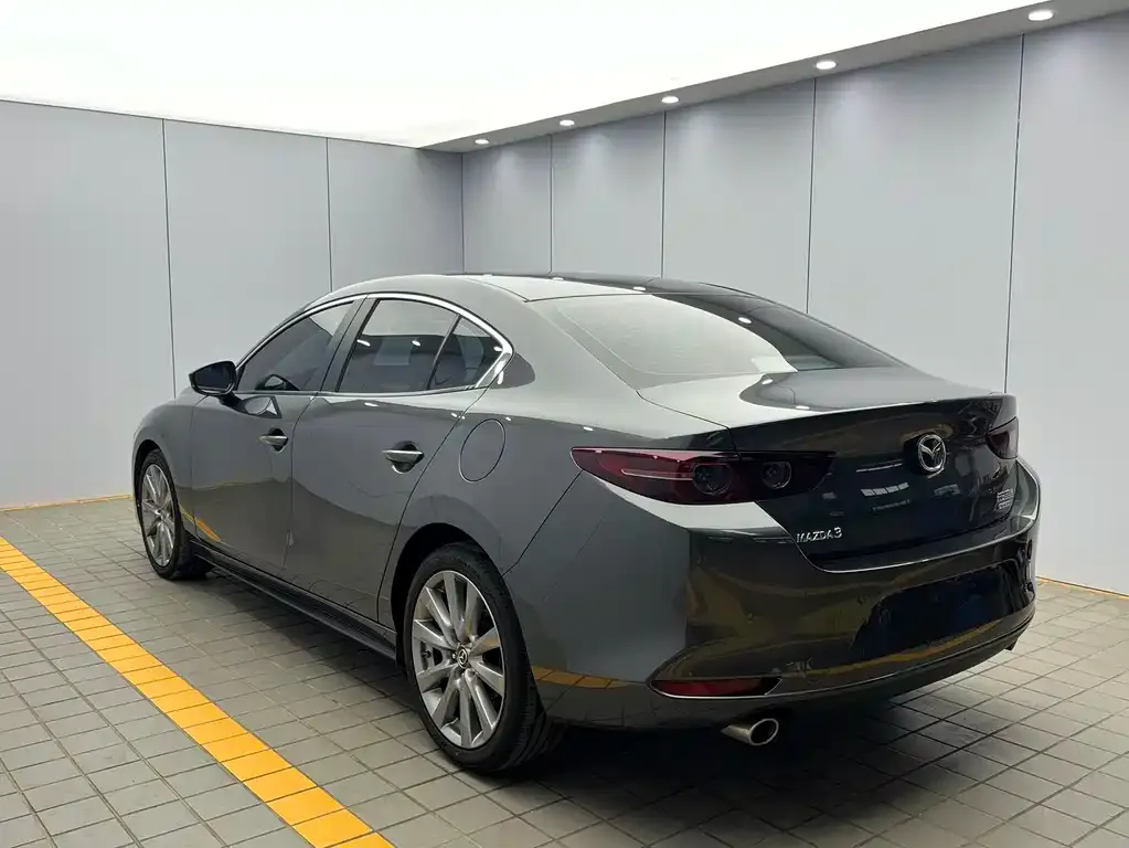 Mazda 3 Axela — фото 4
