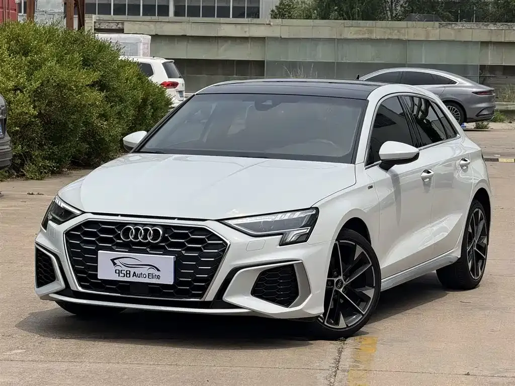 Audi A3 — фото 1