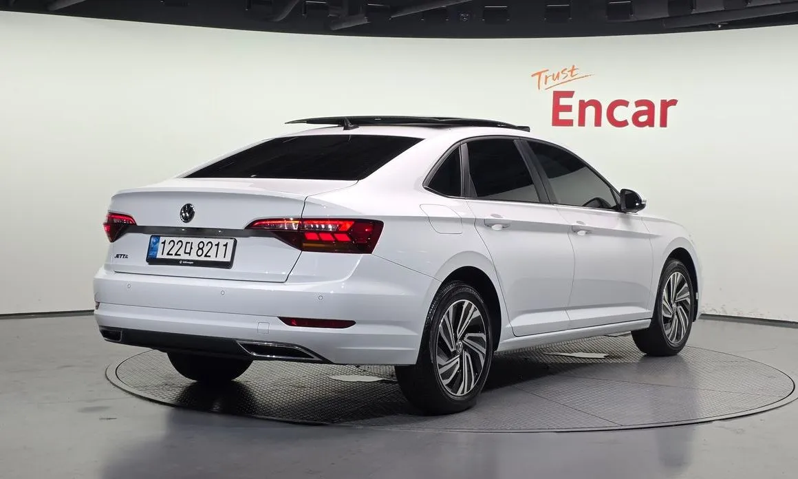 Volkswagen Jetta — фото 10