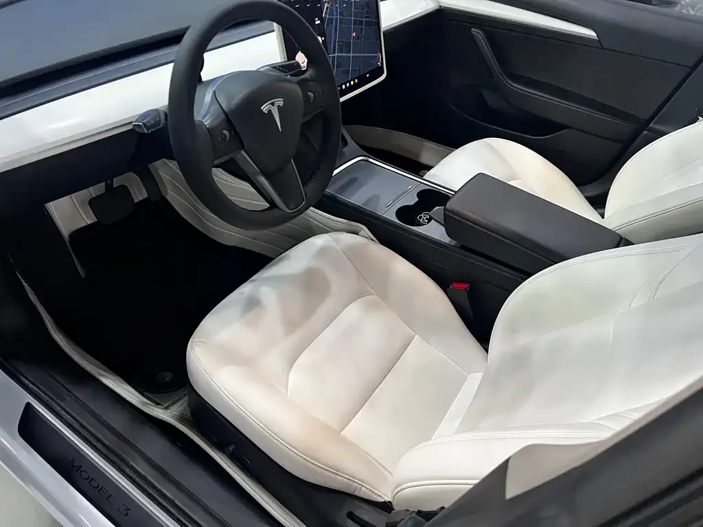 Tesla Model 3 — фото 10