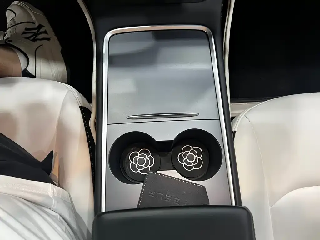 Tesla Model 3 — фото 2