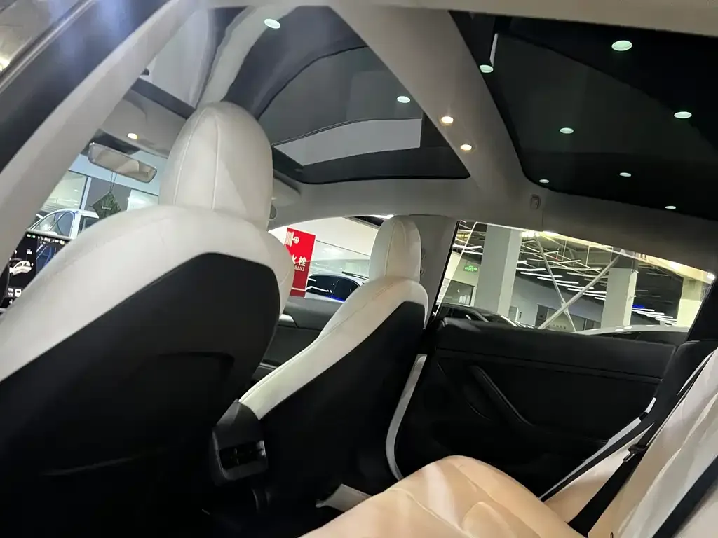 Tesla Model 3 — фото 5