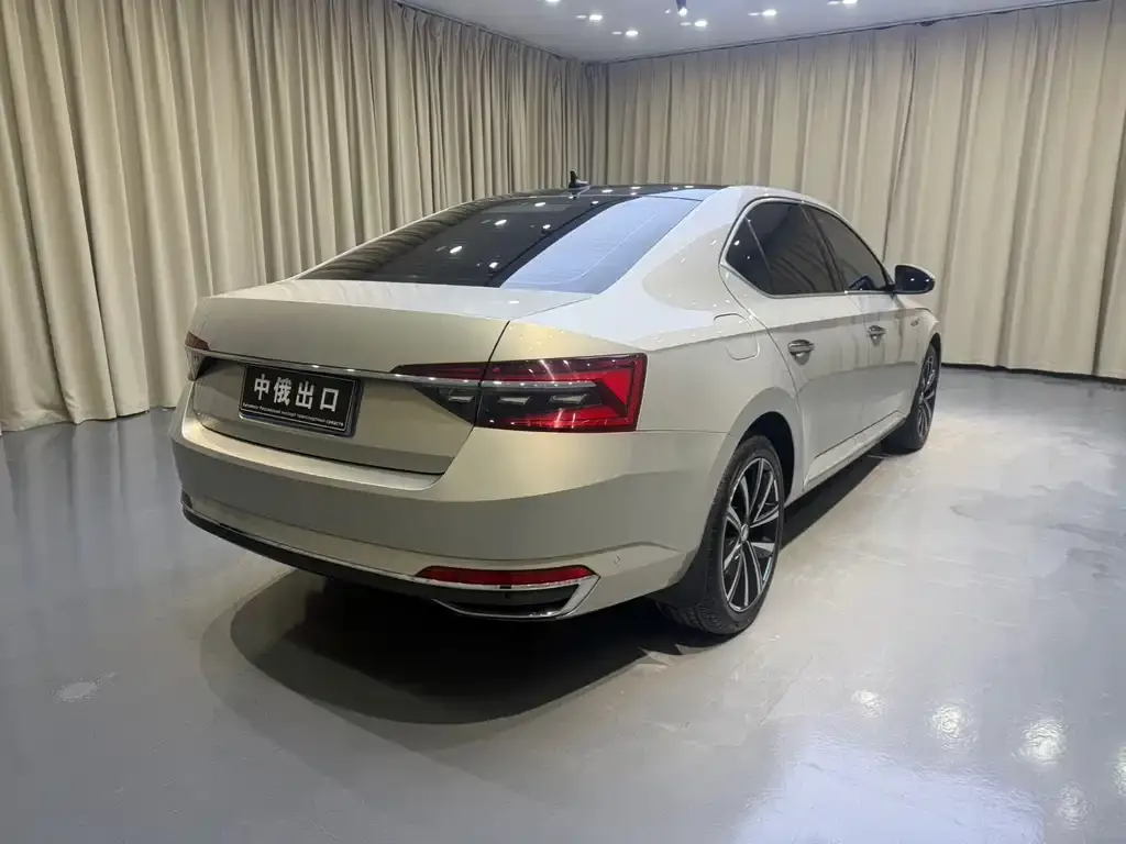 Skoda Superb 2023 из CN, фото 9