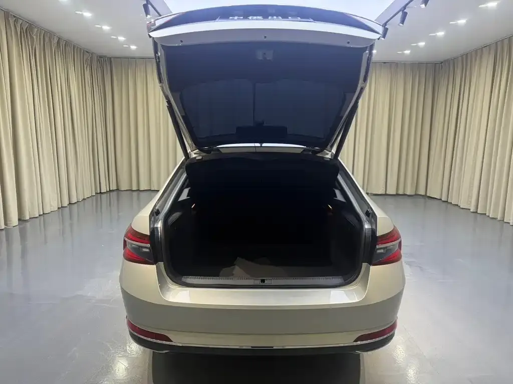 Skoda Superb 2023 из CN, фото 3