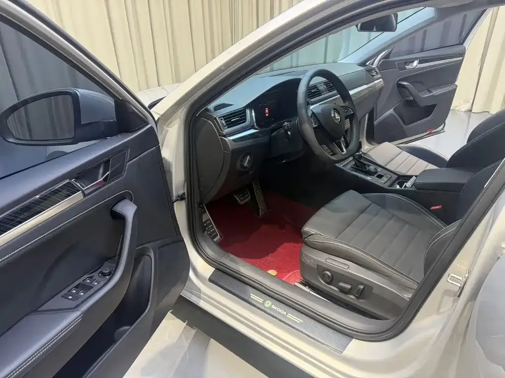 Skoda Superb 2023 из CN, фото 8