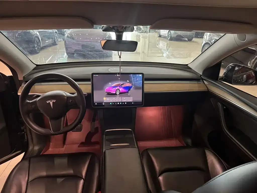 Tesla Model Y — фото 3