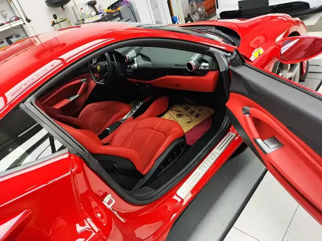 Ferrari F8 — фото 6