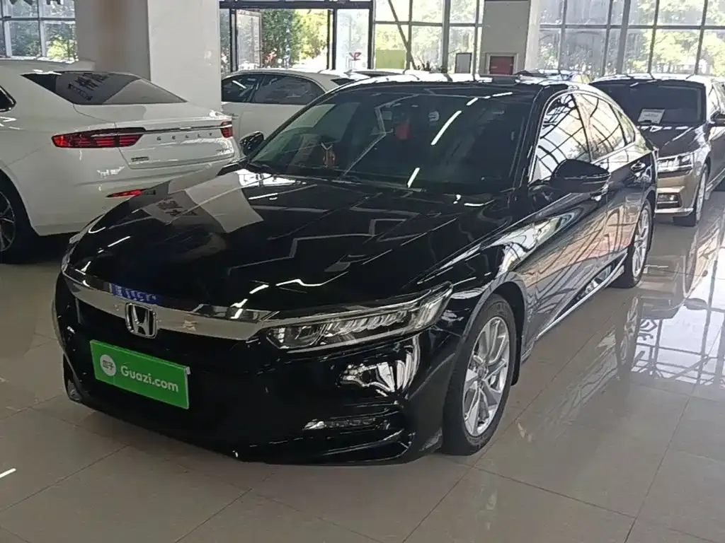 Honda Accord — фото 1