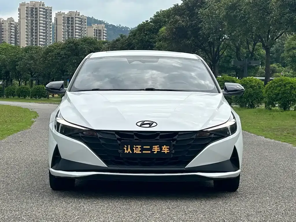 Hyundai Elantra — фото 9