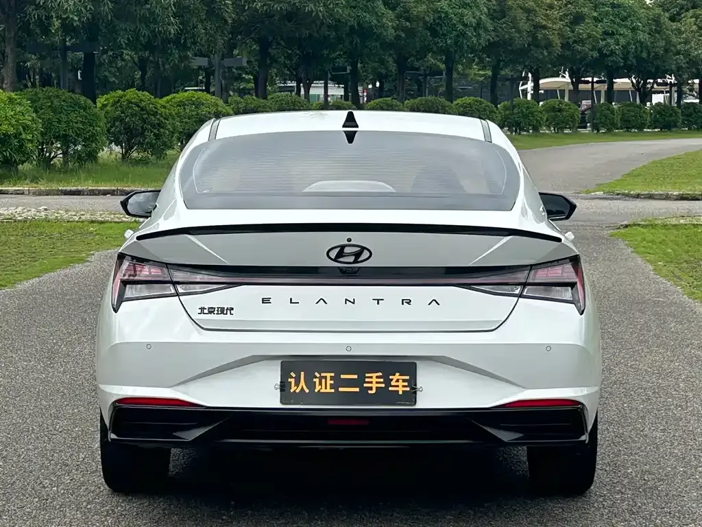 Hyundai Elantra — фото 4