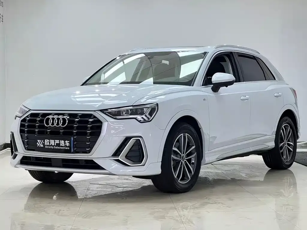 Audi Q3 — фото 1
