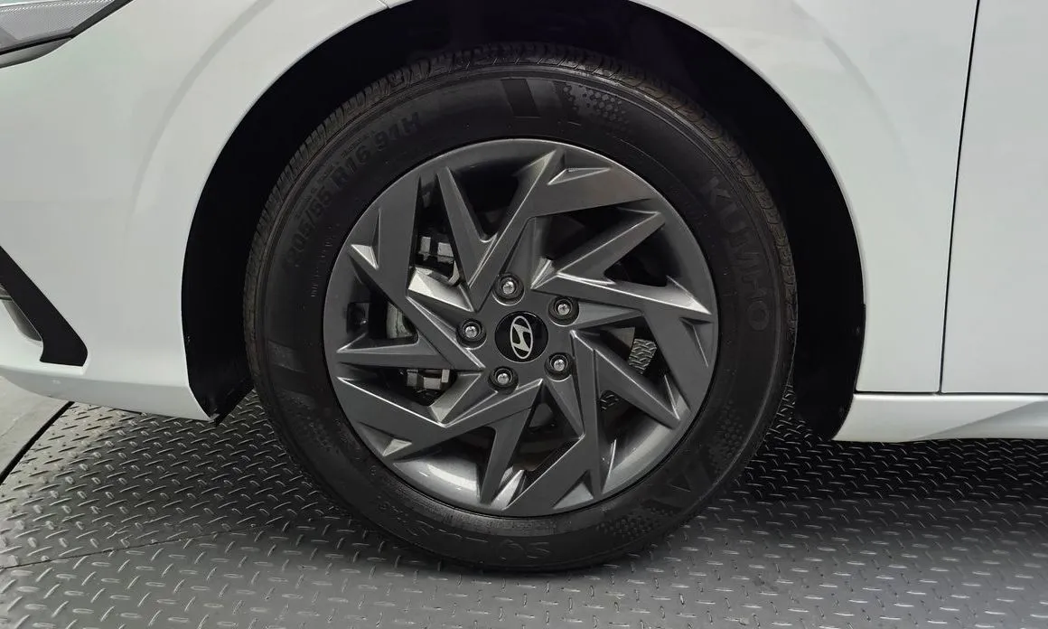 Hyundai AVANTE — фото 6