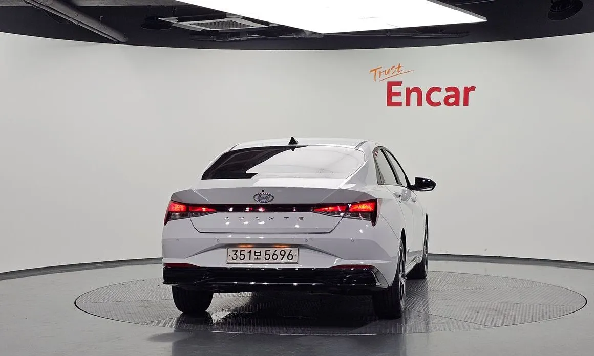 Hyundai AVANTE — фото 3